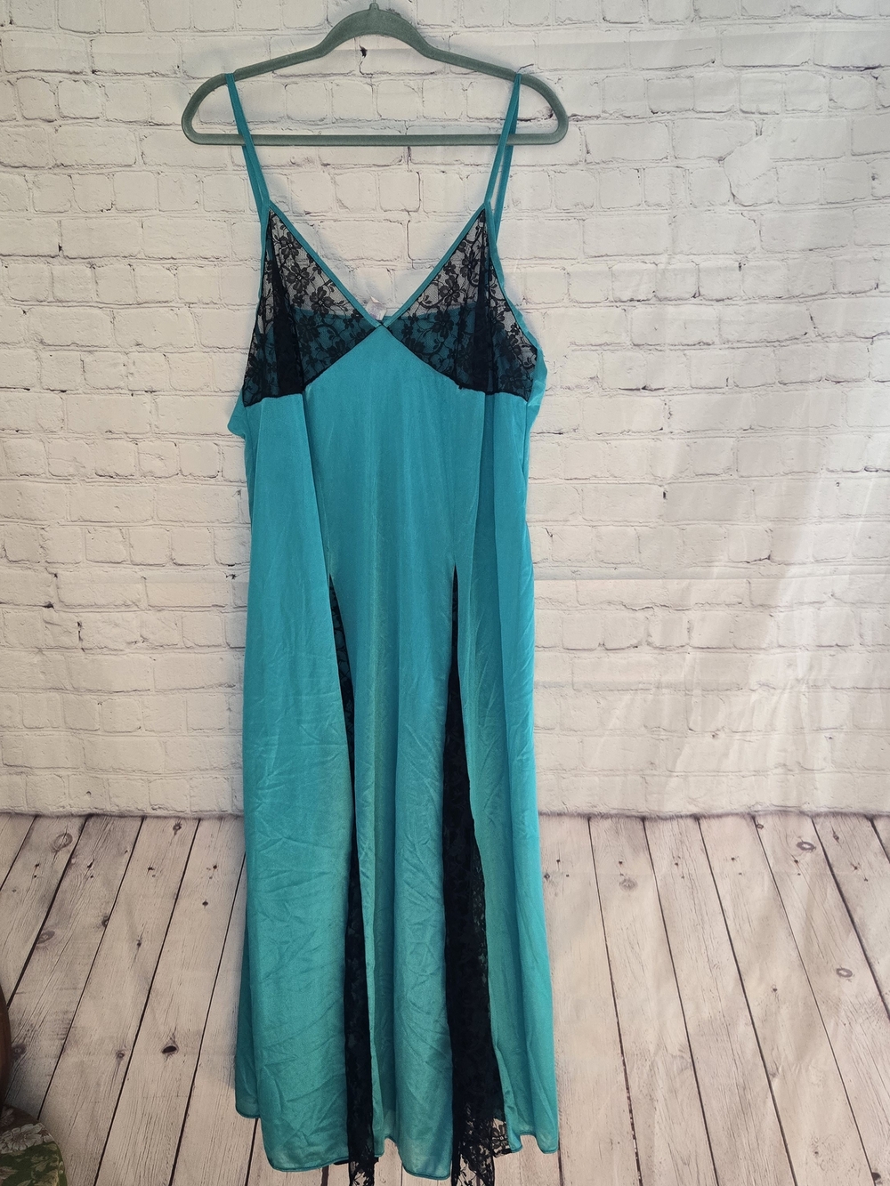 American vintage Silky Nylon Full Sweep Nightgown Lace Panel Slip Dress Gown‎ L